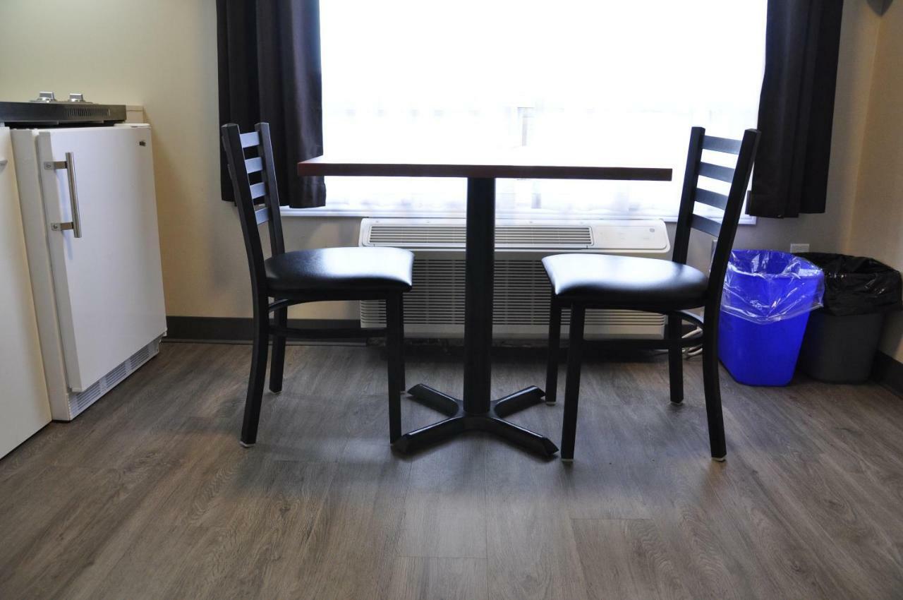 Moonlight Inn And Suites Σάντμπερι Εξωτερικό φωτογραφία