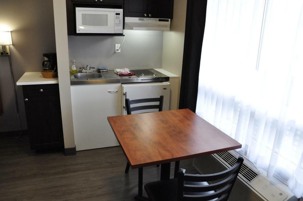 Moonlight Inn And Suites Σάντμπερι Εξωτερικό φωτογραφία
